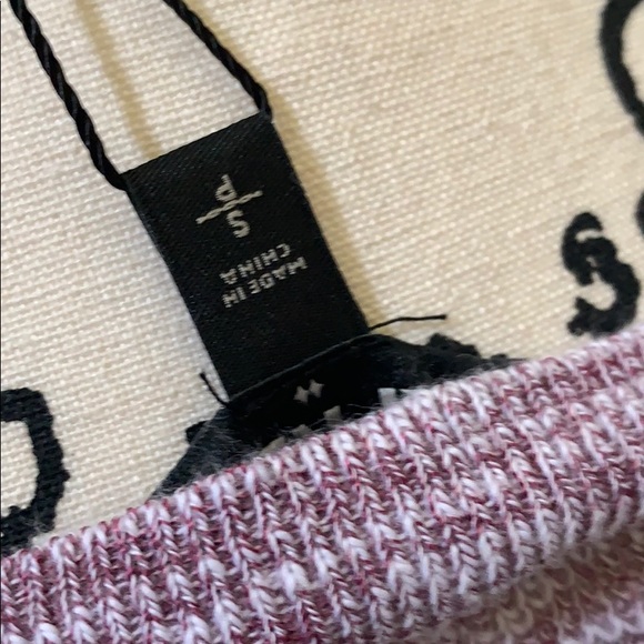 NWT!!  Express cold shoulder tunic top, size small - Picture 6 of 6